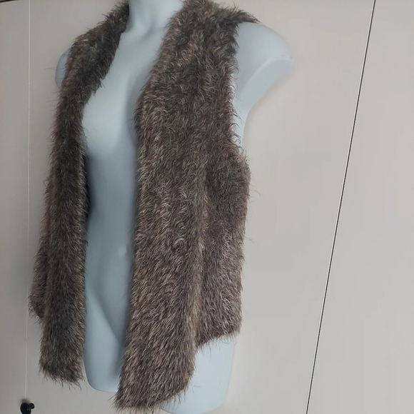 CAbi Mohair/ Alpaca Blend Faux Fur Open Front Vest Mobwife Small - Picture 3 of 4